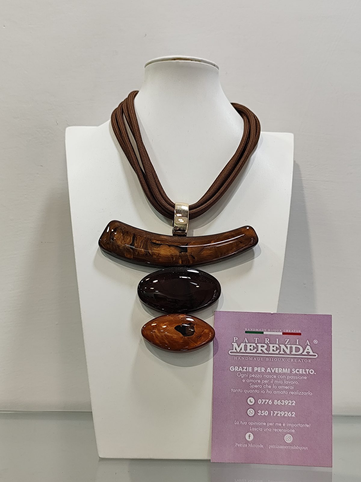 Collana in resina