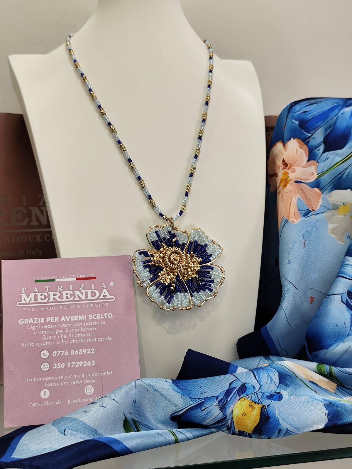 Collana con pendente fiore