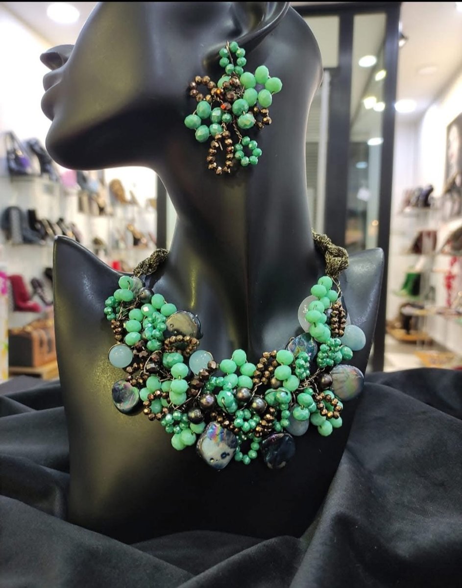 Parure collana e orecchini
