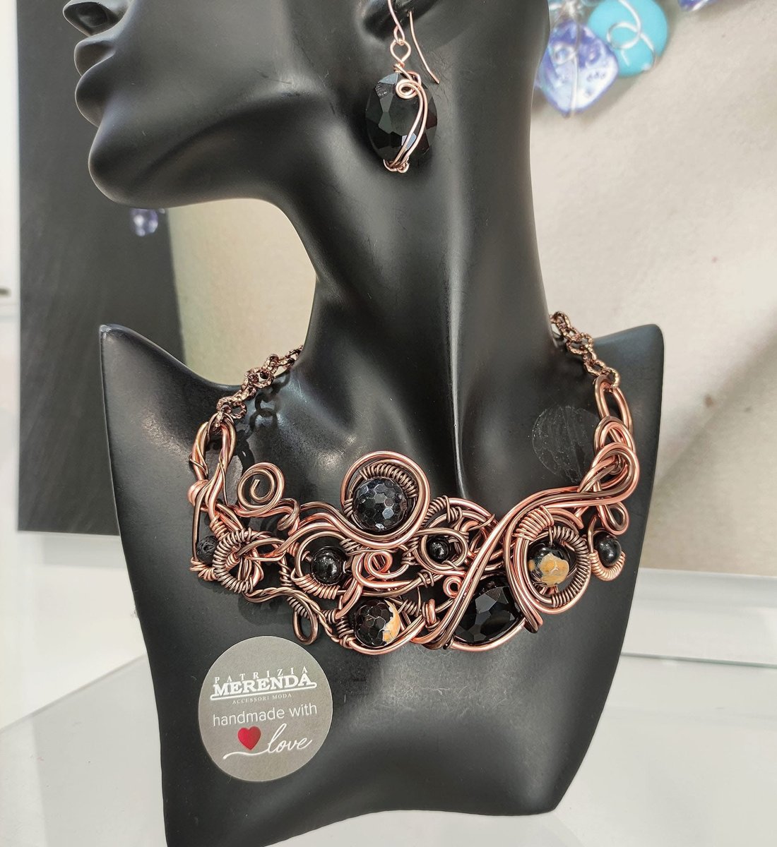 Collana alluminio anodizzato con onice, pietre dure e cristalli