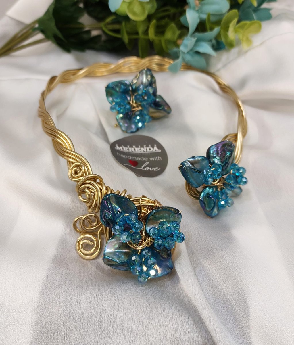 Parure anello e collana con madreperla e cristalli
