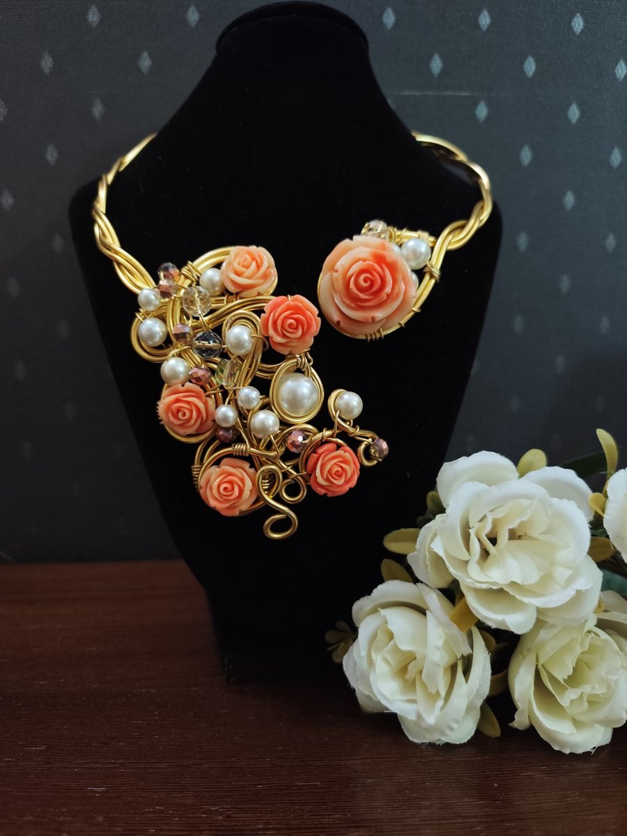 Collana pettorale arancio