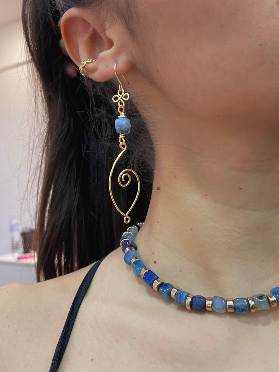 Parure in pietra dura orecchini e collana