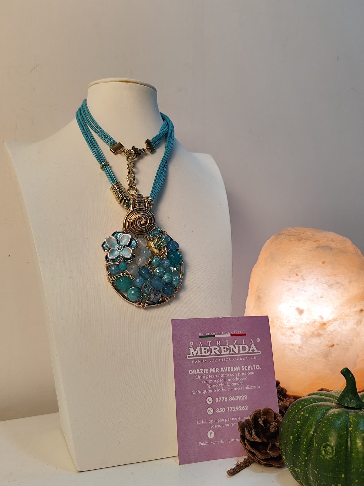 Collana pendente con fiore