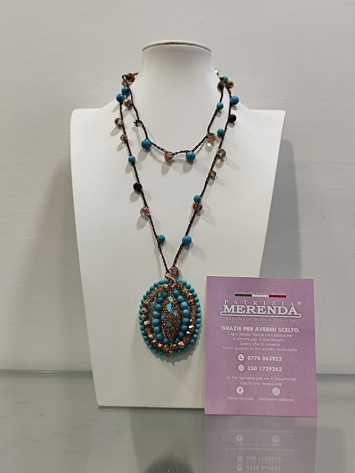 Collana con pietre dure e strass