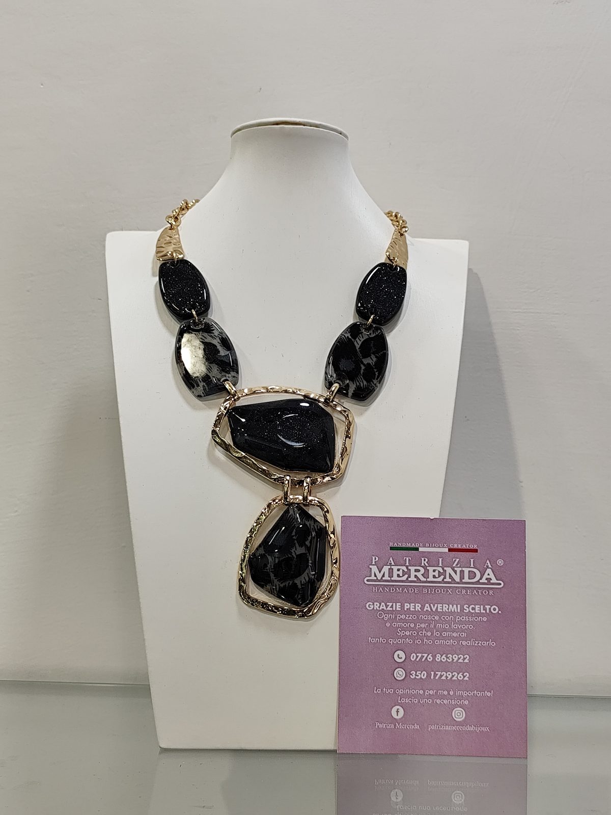 Collana in resina